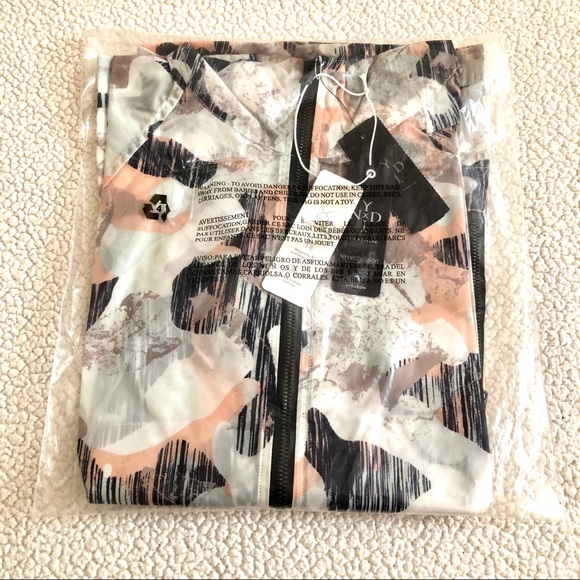 NYDJ Printed Sports Camo Lightweight Windbreaker - Picture 7 of 14